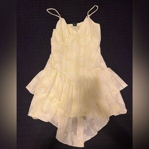 Yellow floral dress 
Size XXS, fits XS
Great condition, worn once